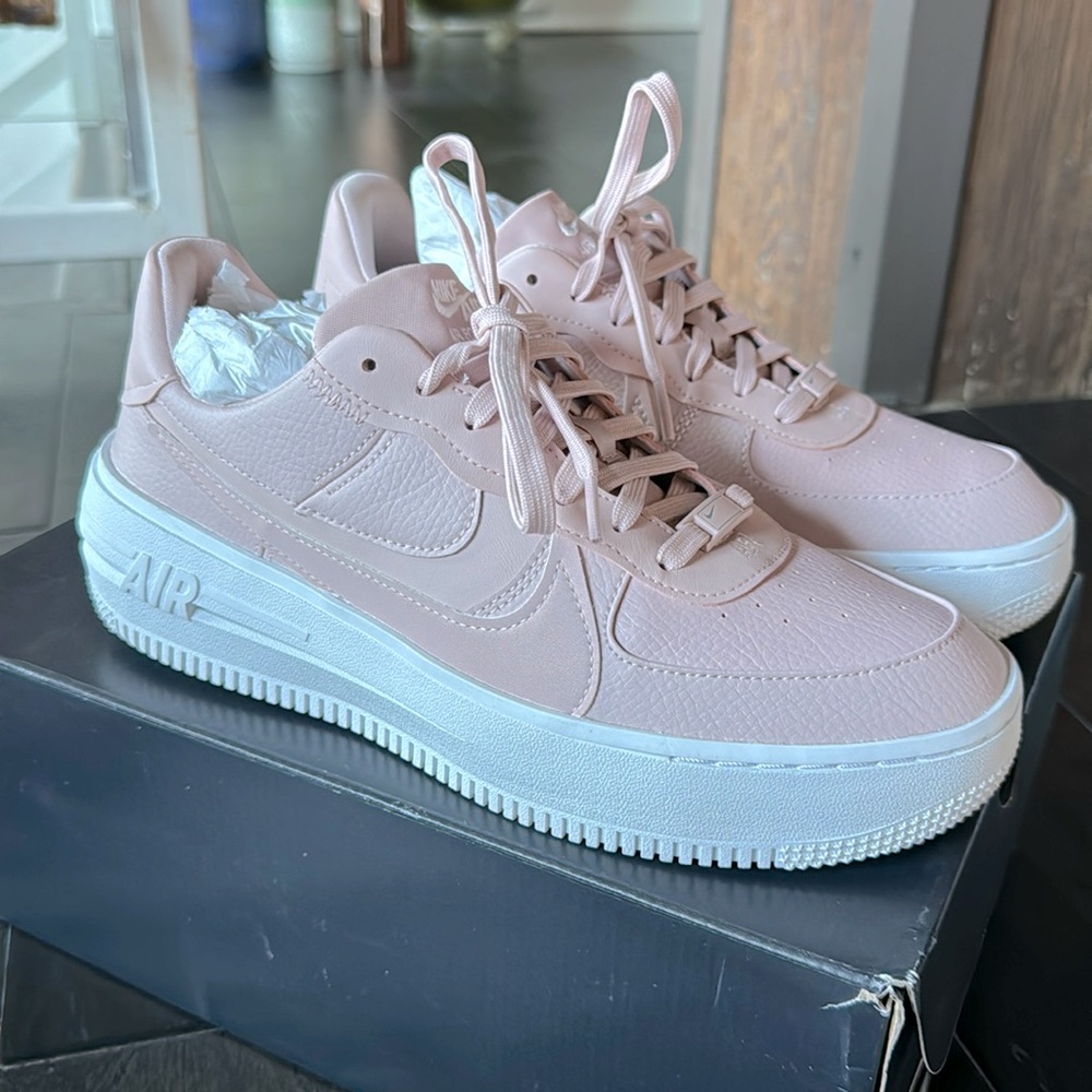 NIKE Airforce1 PLT.AF.ORM WMN Soft Pink / Pink Oxford / Rose color | 10 size
